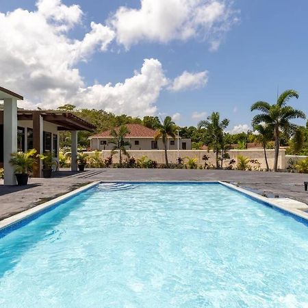 Sun Shine Luxury Villas 2 Bedroom Pool & Gym Ocho Rios St Ann المظهر الخارجي الصورة