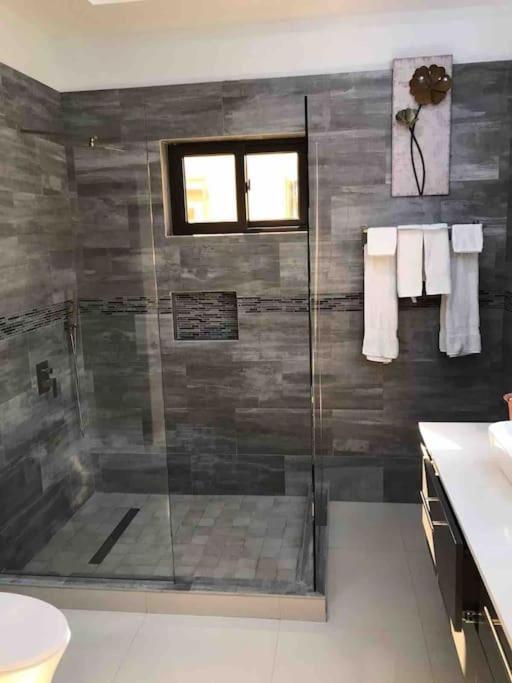 Sun Shine Luxury Villas 2 Bedroom Pool & Gym Ocho Rios St Ann المظهر الخارجي الصورة