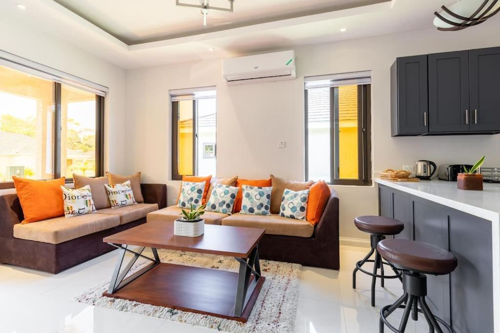 Sun Shine Luxury Villas 2 Bedroom Pool & Gym Ocho Rios St Ann المظهر الخارجي الصورة