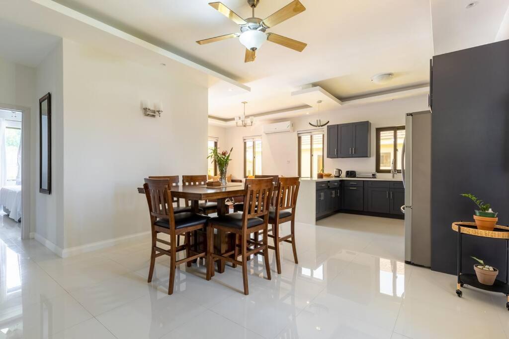 Sun Shine Luxury Villas 2 Bedroom Pool & Gym Ocho Rios St Ann المظهر الخارجي الصورة