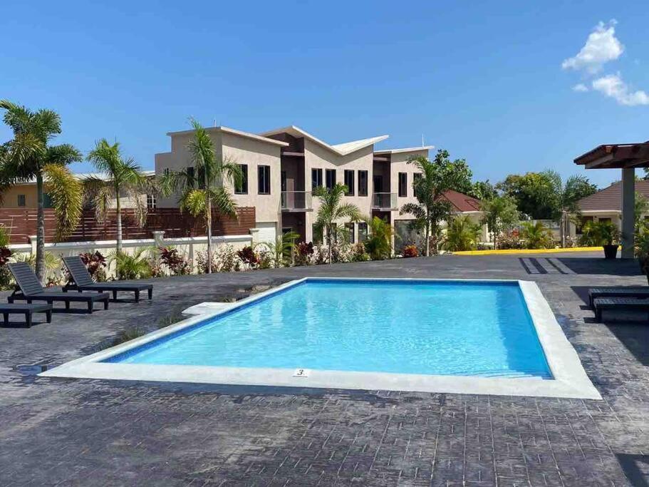 Sun Shine Luxury Villas 2 Bedroom Pool & Gym Ocho Rios St Ann المظهر الخارجي الصورة